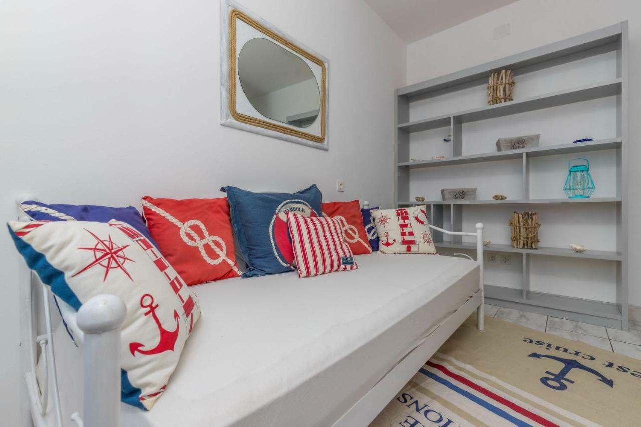 Apartments Adriatic 2 茨里克韦尼察 外观 照片